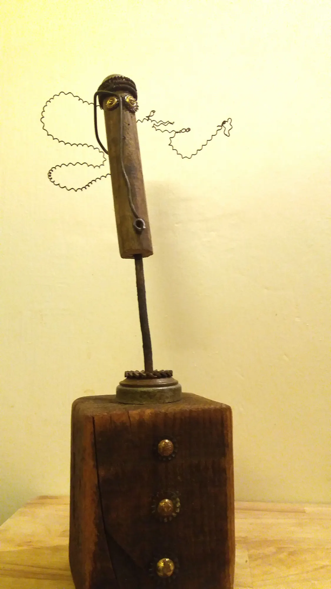 Trombine · personnage d’objets détournés